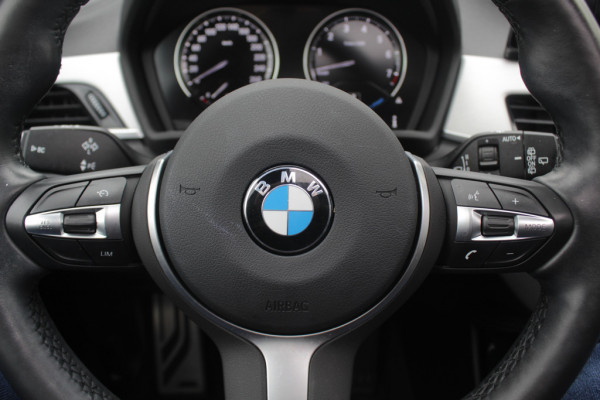 BMW X1 sDrive18i High Exe. M Sport / Trekhaak / Half leder / Navi. Proff / Parkeerhulp V+a / 18'' / Stoelverwarming / DAB / Cruise Control BMW X1 sDrive18i High Exe. M Sport / Trekhaak / Half leder / Navi. Proff / Parkeerhulp V+a / 18'' / Stoelverwarming / DAB / Cruise Control