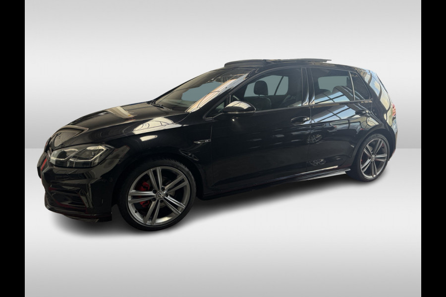 Volkswagen Golf 1.4 TSI Highline Business R / Panoramadak / Camera / Leder / Keyless / Dynaudio / 19'' / Navi. Proff / Stoelverwarming / DAB / Dodehoek Volkswagen Golf 1.4 TSI Highline Business R / Panoramadak / Camera / Leder / Keyless / Dynaudio / 19'' / Navi. Proff / Stoelverwarming / DAB / Dodehoek