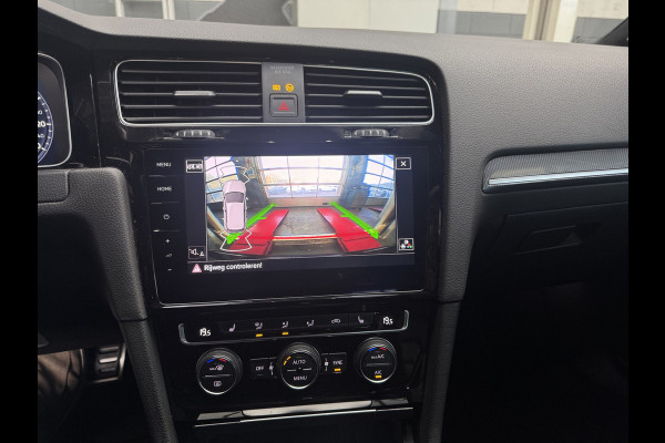 Volkswagen Golf 1.4 TSI Highline Business R / Panoramadak / Camera / Leder / Keyless / Dynaudio / 19'' / Navi. Proff / Stoelverwarming / DAB / Dodehoek Volkswagen Golf 1.4 TSI Highline Business R / Panoramadak / Camera / Leder / Keyless / Dynaudio / 19'' / Navi. Proff / Stoelverwarming / DAB / Dodehoek