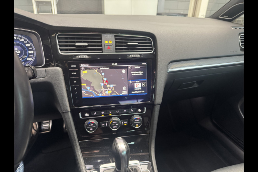 Volkswagen Golf 1.4 TSI Highline Business R / Panoramadak / Camera / Leder / Keyless / Dynaudio / 19'' / Navi. Proff / Stoelverwarming / DAB / Dodehoek Volkswagen Golf 1.4 TSI Highline Business R / Panoramadak / Camera / Leder / Keyless / Dynaudio / 19'' / Navi. Proff / Stoelverwarming / DAB / Dodehoek