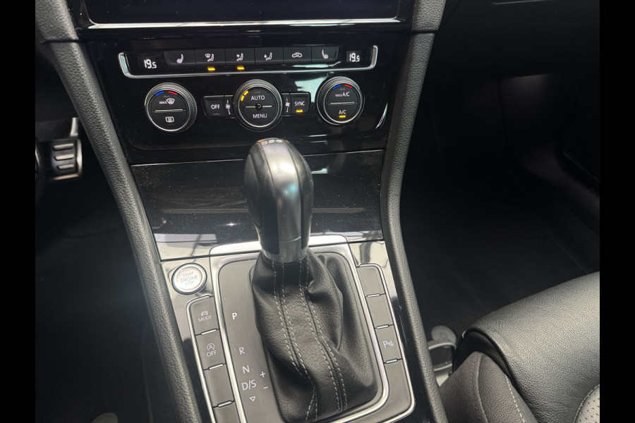 Volkswagen Golf 1.4 TSI Highline Business R / Panoramadak / Camera / Leder / Keyless / Dynaudio / 19'' / Navi. Proff / Stoelverwarming / DAB / Dodehoek Volkswagen Golf 1.4 TSI Highline Business R / Panoramadak / Camera / Leder / Keyless / Dynaudio / 19'' / Navi. Proff / Stoelverwarming / DAB / Dodehoek