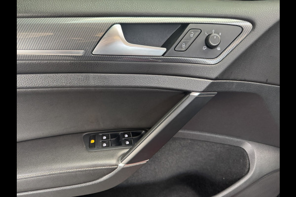 Volkswagen Golf 1.4 TSI Highline Business R / Panoramadak / Camera / Leder / Keyless / Dynaudio / 19'' / Navi. Proff / Stoelverwarming / DAB / Dodehoek Volkswagen Golf 1.4 TSI Highline Business R / Panoramadak / Camera / Leder / Keyless / Dynaudio / 19'' / Navi. Proff / Stoelverwarming / DAB / Dodehoek