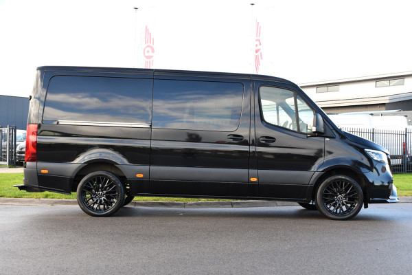 Mercedes-Benz Sprinter 317 1.9 CDI L2H1 DC AMG Edition Camera, Cruise, Carplay, Trekhaak, 170pk, Sensoren, LED, Multimedia, Uniek! Mercedes-Benz Sprinter 317 1.9 CDI L2H1 DC AMG Edition Camera, Cruise, Carplay, Trekhaak, 170pk, Sensoren, LED, Multimedia, Uniek!