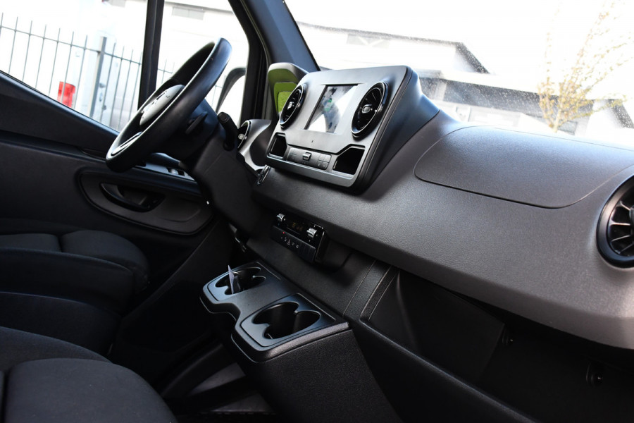 Mercedes-Benz Sprinter 317 1.9 CDI L2H1 DC AMG Edition Camera, Cruise, Carplay, Trekhaak, 170pk, Sensoren, LED, Multimedia, Uniek! Mercedes-Benz Sprinter 317 1.9 CDI L2H1 DC AMG Edition Camera, Cruise, Carplay, Trekhaak, 170pk, Sensoren, LED, Multimedia, Uniek!