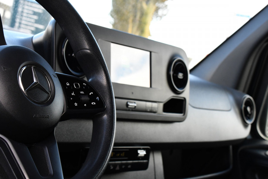 Mercedes-Benz Sprinter 317 1.9 CDI L2H1 DC AMG Edition Camera, Cruise, Carplay, Trekhaak, 170pk, Sensoren, LED, Multimedia, Uniek! Mercedes-Benz Sprinter 317 1.9 CDI L2H1 DC AMG Edition Camera, Cruise, Carplay, Trekhaak, 170pk, Sensoren, LED, Multimedia, Uniek!