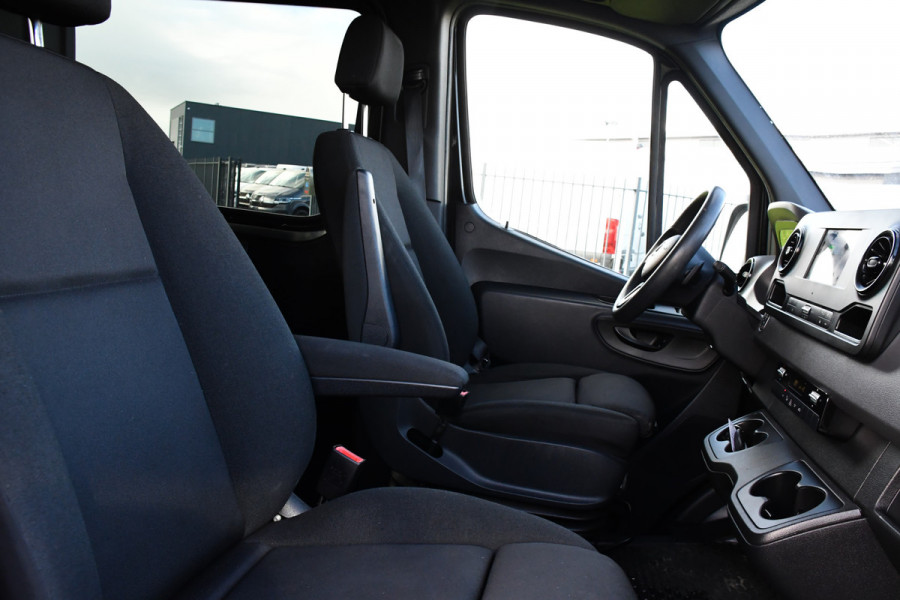 Mercedes-Benz Sprinter 317 1.9 CDI L2H1 DC AMG Edition Camera, Cruise, Carplay, Trekhaak, 170pk, Sensoren, LED, Multimedia, Uniek! Mercedes-Benz Sprinter 317 1.9 CDI L2H1 DC AMG Edition Camera, Cruise, Carplay, Trekhaak, 170pk, Sensoren, LED, Multimedia, Uniek!