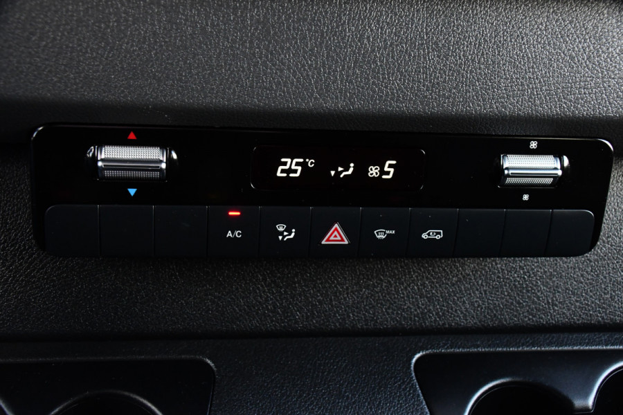 Mercedes-Benz Sprinter 317 1.9 CDI L2H1 DC AMG Edition Camera, Cruise, Carplay, Trekhaak, 170pk, Sensoren, LED, Multimedia, Uniek! Mercedes-Benz Sprinter 317 1.9 CDI L2H1 DC AMG Edition Camera, Cruise, Carplay, Trekhaak, 170pk, Sensoren, LED, Multimedia, Uniek!