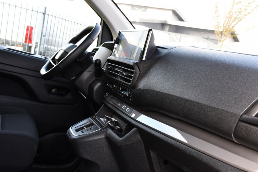 Citroën Jumpy 2.0 BlueHDI 180 L3 DC PB Edition 360 Camera, Cruise, Carplay, 177pk, Stuurverwarming, Clima, LED, Automaat, Trekhaak, Keyless, Uniek! Citroën Jumpy 2.0 BlueHDI 180 L3 DC PB Edition 360 Camera, Cruise, Carplay, 177pk, Stuurverwarming, Clima, LED, Automaat, Trekhaak, Keyless, Uniek!