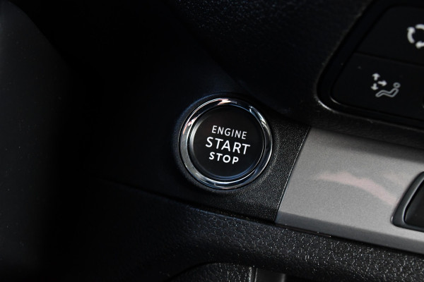 Citroën Jumpy 2.0 BlueHDI 180 L3 DC PB Edition 360 Camera, Cruise, Carplay, 177pk, Stuurverwarming, Clima, LED, Automaat, Trekhaak, Keyless, Uniek! Citroën Jumpy 2.0 BlueHDI 180 L3 DC PB Edition 360 Camera, Cruise, Carplay, 177pk, Stuurverwarming, Clima, LED, Automaat, Trekhaak, Keyless, Uniek!