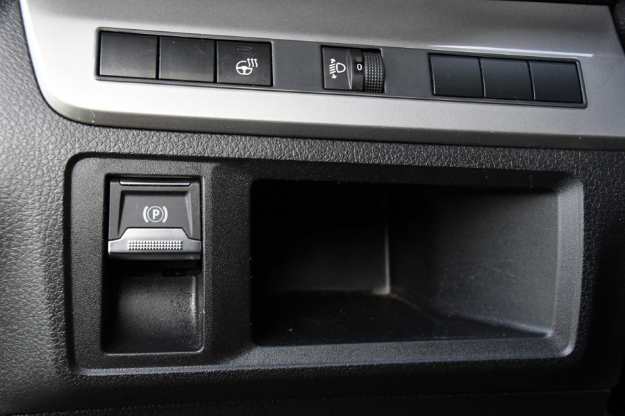 Citroën Jumpy 2.0 BlueHDI 180 L3 DC PB Edition 360 Camera, Cruise, Carplay, 177pk, Stuurverwarming, Clima, LED, Automaat, Trekhaak, Keyless, Uniek! Citroën Jumpy 2.0 BlueHDI 180 L3 DC PB Edition 360 Camera, Cruise, Carplay, 177pk, Stuurverwarming, Clima, LED, Automaat, Trekhaak, Keyless, Uniek!