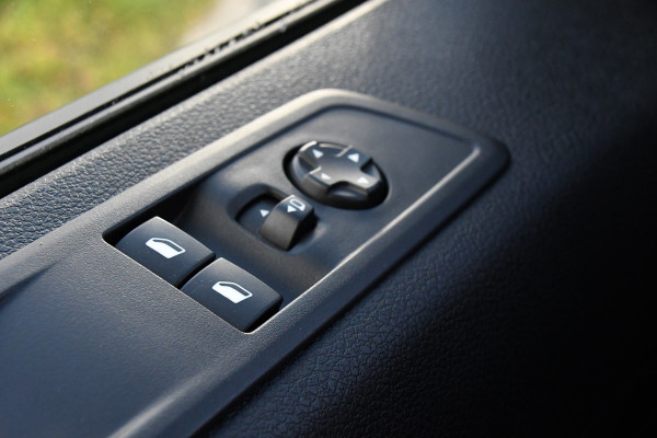 Citroën Jumpy 2.0 BlueHDI 180 L3 DC PB Edition 360 Camera, Cruise, Carplay, 177pk, Stuurverwarming, Clima, LED, Automaat, Trekhaak, Keyless, Uniek! Citroën Jumpy 2.0 BlueHDI 180 L3 DC PB Edition 360 Camera, Cruise, Carplay, 177pk, Stuurverwarming, Clima, LED, Automaat, Trekhaak, Keyless, Uniek!