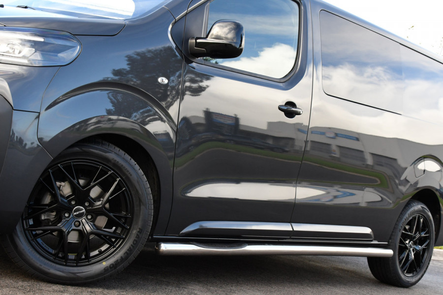 Citroën Jumpy 2.0 BlueHDI 180 L3 DC PB Edition 360 Camera, Cruise, Carplay, 177pk, Stuurverwarming, Clima, LED, Automaat, Trekhaak, Keyless, Uniek! Citroën Jumpy 2.0 BlueHDI 180 L3 DC PB Edition 360 Camera, Cruise, Carplay, 177pk, Stuurverwarming, Clima, LED, Automaat, Trekhaak, Keyless, Uniek!