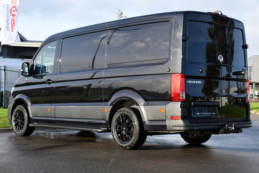 Volkswagen Crafter 35 2.0 TDI L3H2 Black Edition Camera, Carplay, Stoelverwarming, LED, Trekhaak, Sensoren, multimedia, Automaat, Uniek! Volkswagen Crafter 35 2.0 TDI L3H2 Black Edition Camera, Carplay, Stoelverwarming, LED, Trekhaak, Sensoren, multimedia, Automaat, Uniek!