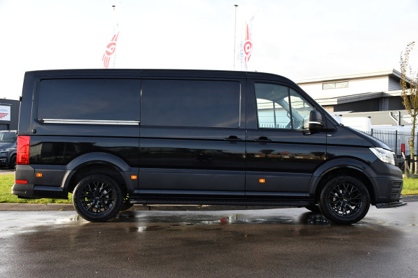 Volkswagen Crafter 35 2.0 TDI L3H2 Black Edition Camera, Carplay, Stoelverwarming, LED, Trekhaak, Sensoren, multimedia, Automaat, Uniek! Volkswagen Crafter 35 2.0 TDI L3H2 Black Edition Camera, Carplay, Stoelverwarming, LED, Trekhaak, Sensoren, multimedia, Automaat, Uniek!