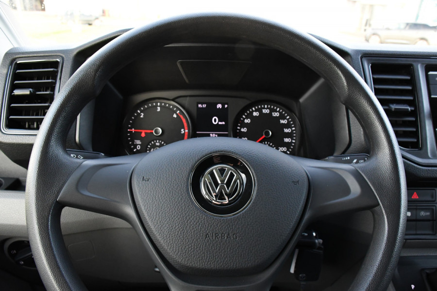 Volkswagen Crafter 35 2.0 TDI L3H2 Black Edition Camera, Carplay, Stoelverwarming, LED, Trekhaak, Sensoren, multimedia, Automaat, Uniek! Volkswagen Crafter 35 2.0 TDI L3H2 Black Edition Camera, Carplay, Stoelverwarming, LED, Trekhaak, Sensoren, multimedia, Automaat, Uniek!