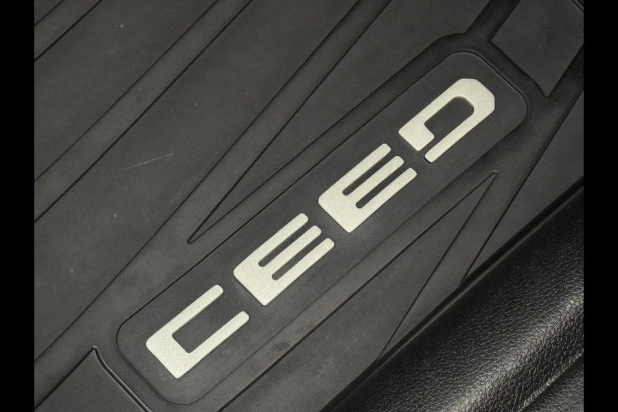 Kia Ceed Sportswagon 1.5 T-GDi 160 pk DynamicLine, achteruitrijcamera, 1/2 lederen sportinterieur , 16 inch, vele opties Kia Ceed Sportswagon 1.5 T-GDi 160 pk DynamicLine, achteruitrijcamera, 1/2 lederen sportinterieur , 16 inch, vele opties