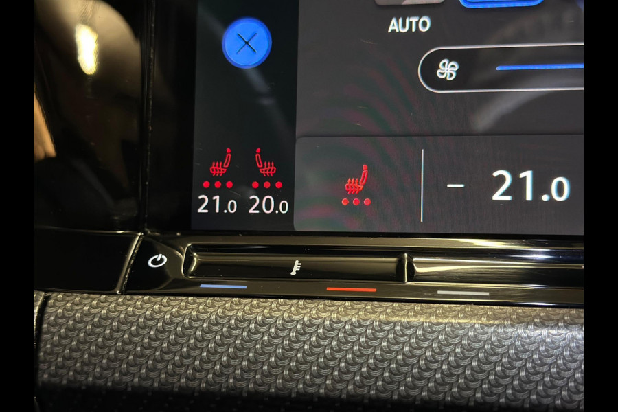 Volkswagen Golf 2.0 TSI R 4Motion|PANO|HEAD UP|BOMVOL! Volkswagen Golf 2.0 TSI R 4Motion|PANO|HEAD UP|BOMVOL!