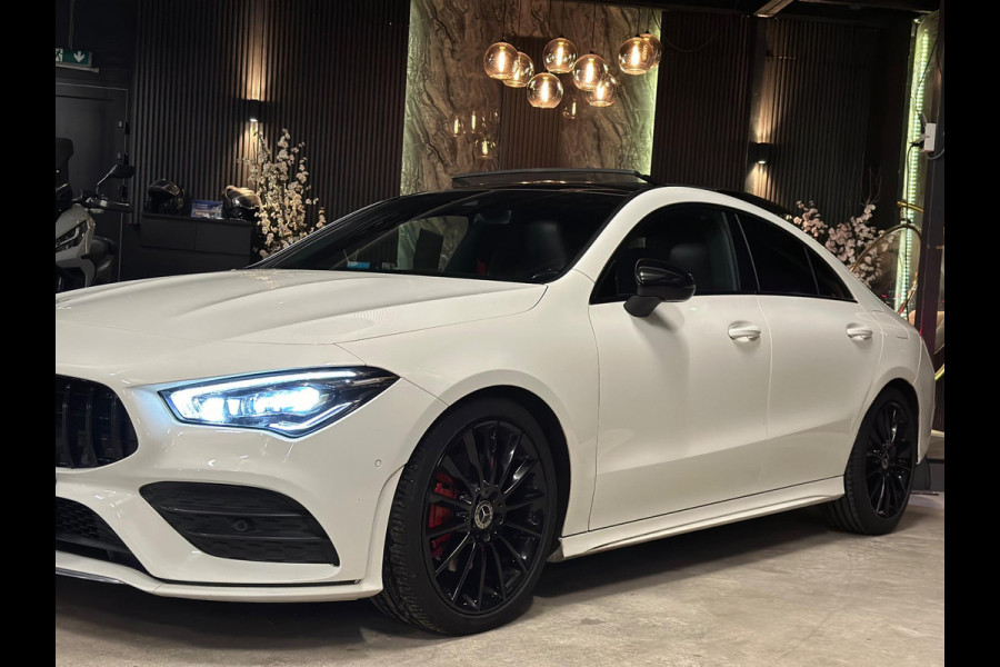 Mercedes-Benz CLA-Klasse 200 AMG|PANO|SFEER|MEMORY|BOMVOL! Mercedes-Benz CLA-Klasse 200 AMG|PANO|SFEER|MEMORY|BOMVOL!