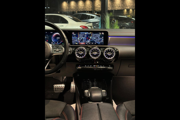 Mercedes-Benz CLA-Klasse 200 AMG|PANO|SFEER|MEMORY|BOMVOL! Mercedes-Benz CLA-Klasse 200 AMG|PANO|SFEER|MEMORY|BOMVOL!