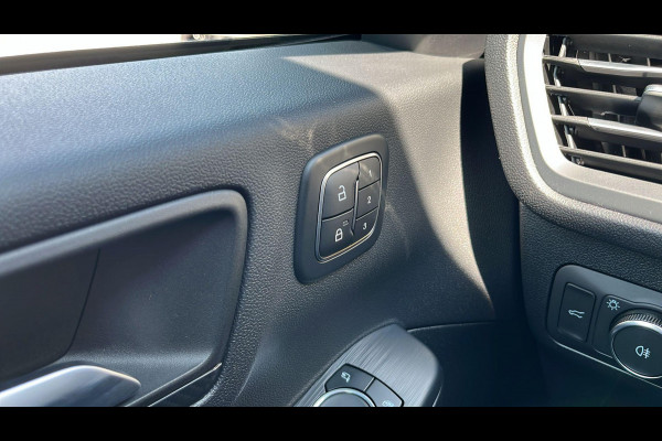 Ford Kuga 2.5 FHEV ST-Line X SCI | 190pk | Driver Assistance Pack | Technology Pack | Panoramadak | Geen stekker nodig | Winterpack | All Weather Banden | 1.600kg Trekgewicht