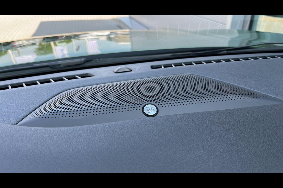 Ford Kuga 2.5 FHEV ST-Line X SCI | 190pk | Driver Assistance Pack | Technology Pack | Panoramadak | Geen stekker nodig | Winterpack | All Weather Banden | 1.600kg Trekgewicht