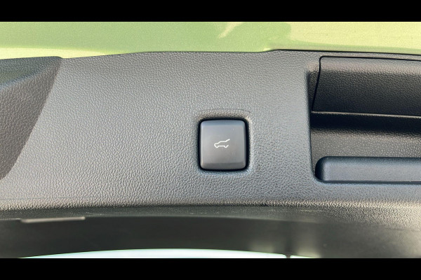 Ford Kuga 2.5 FHEV ST-Line X SCI | 190pk | Driver Assistance Pack | Technology Pack | Panoramadak | Geen stekker nodig | Winterpack | All Weather Banden | 1.600kg Trekgewicht