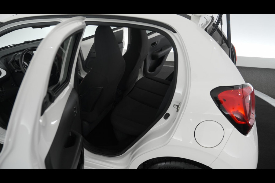 Citroën C1 1.0 VTi Airscape Feel | Vouwdak | Camera | Apple Carplay | DAB+ Citroën C1 1.0 VTi Airscape Feel | Vouwdak | Camera | Apple Carplay | DAB+