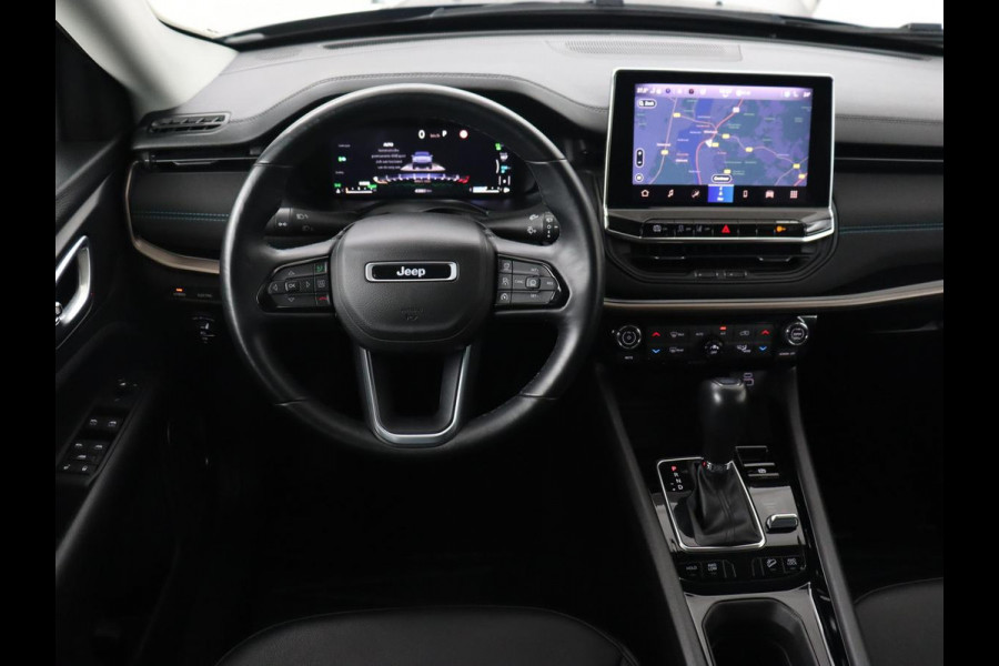 Jeep Compass 4xe 240 Plug-in Hybrid Electric Upland | Stoel & stuurverwarming | Adaptive cruise | Camera | Half leder | Carplay | Navigatie | Keyless | Full LED | Digital Cockpit | PHEV | Plug In Jeep Compass 4xe 240 Plug-in Hybrid Electric Upland | Stoel & stuurverwarming | Adaptive cruise | Camera | Half leder | Carplay | Navigatie | Keyless | Full LED | Digital Cockpit | PHEV | Plug In
