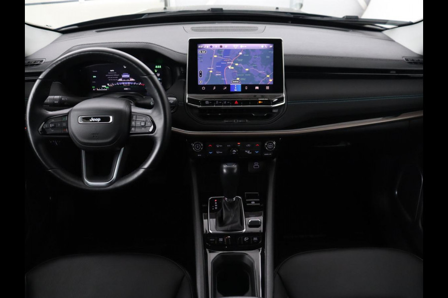 Jeep Compass 4xe 240 Plug-in Hybrid Electric Upland | Stoel & stuurverwarming | Adaptive cruise | Camera | Half leder | Carplay | Navigatie | Keyless | Full LED | Digital Cockpit | PHEV | Plug In Jeep Compass 4xe 240 Plug-in Hybrid Electric Upland | Stoel & stuurverwarming | Adaptive cruise | Camera | Half leder | Carplay | Navigatie | Keyless | Full LED | Digital Cockpit | PHEV | Plug In