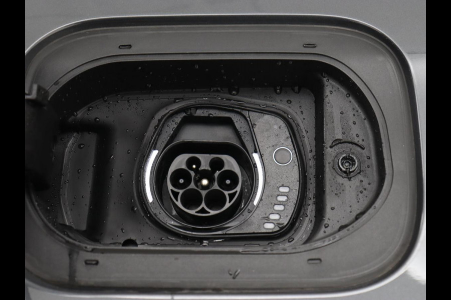 Jeep Compass 4xe 240 Plug-in Hybrid Electric Upland | Stoel & stuurverwarming | Adaptive cruise | Camera | Half leder | Carplay | Navigatie | Keyless | Full LED | Digital Cockpit | PHEV | Plug In Jeep Compass 4xe 240 Plug-in Hybrid Electric Upland | Stoel & stuurverwarming | Adaptive cruise | Camera | Half leder | Carplay | Navigatie | Keyless | Full LED | Digital Cockpit | PHEV | Plug In