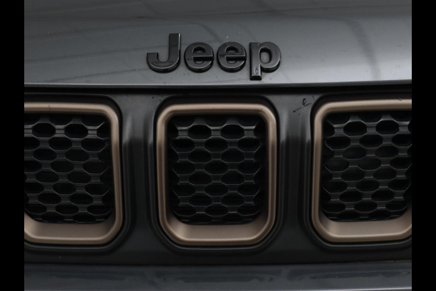 Jeep Compass 4xe 240 Plug-in Hybrid Electric Upland | Stoel & stuurverwarming | Adaptive cruise | Camera | Half leder | Carplay | Navigatie | Keyless | Full LED | Digital Cockpit | PHEV | Plug In Jeep Compass 4xe 240 Plug-in Hybrid Electric Upland | Stoel & stuurverwarming | Adaptive cruise | Camera | Half leder | Carplay | Navigatie | Keyless | Full LED | Digital Cockpit | PHEV | Plug In