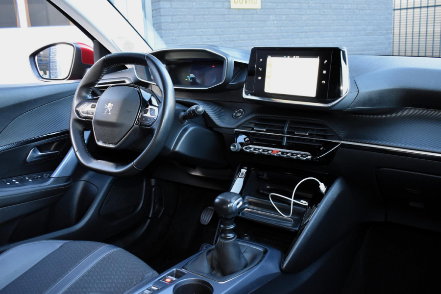 Peugeot 2008 1.2 PureTech 130PK Allure Pack | Carplay | Camera | 3D Dashb. | Stoelverw. | Incl. garantie Peugeot 2008 1.2 PureTech 130PK Allure Pack | Carplay | Camera | 3D Dashb. | Stoelverw. | Incl. garantie