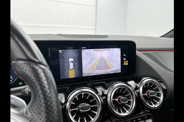 Mercedes-Benz B-Klasse 180 Business Solution AMG | SFEER | PANO | NL-AUTO | STOELVERW | CARPLAY | ACHTERCAM |ETC