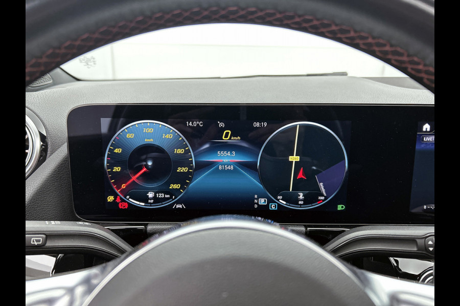 Mercedes-Benz B-Klasse 180 Business Solution AMG | SFEER | PANO | NL-AUTO | STOELVERW | CARPLAY | ACHTERCAM |ETC