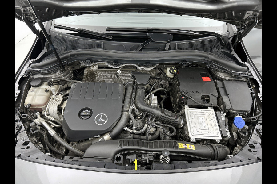 Mercedes-Benz B-Klasse 180 Business Solution AMG | SFEER | PANO | NL-AUTO | STOELVERW | CARPLAY | ACHTERCAM |ETC