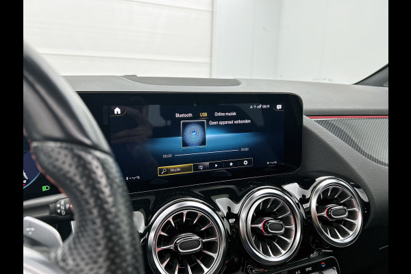 Mercedes-Benz B-Klasse 180 Business Solution AMG | SFEER | PANO | NL-AUTO | STOELVERW | CARPLAY | ACHTERCAM |ETC