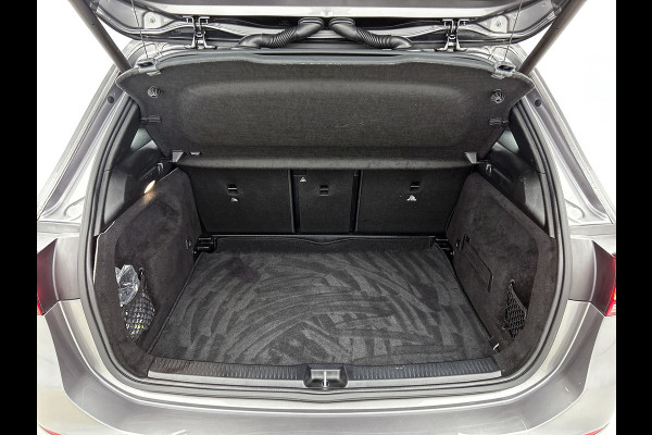 Mercedes-Benz B-Klasse 180 Business Solution AMG | SFEER | PANO | NL-AUTO | STOELVERW | CARPLAY | ACHTERCAM |ETC