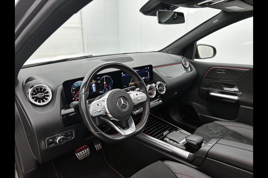Mercedes-Benz B-Klasse 180 Business Solution AMG | SFEER | PANO | NL-AUTO | STOELVERW | CARPLAY | ACHTERCAM |ETC