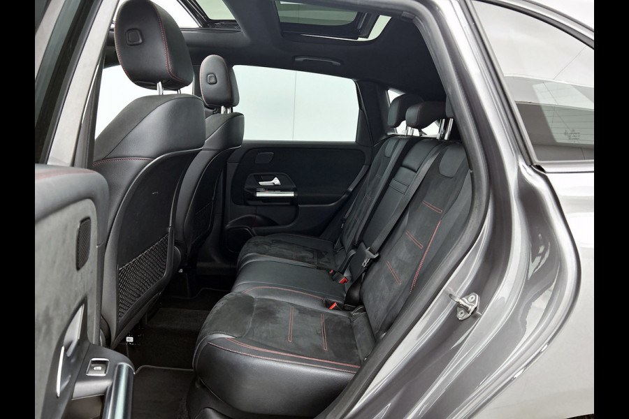 Mercedes-Benz B-Klasse 180 Business Solution AMG | SFEER | PANO | NL-AUTO | STOELVERW | CARPLAY | ACHTERCAM |ETC