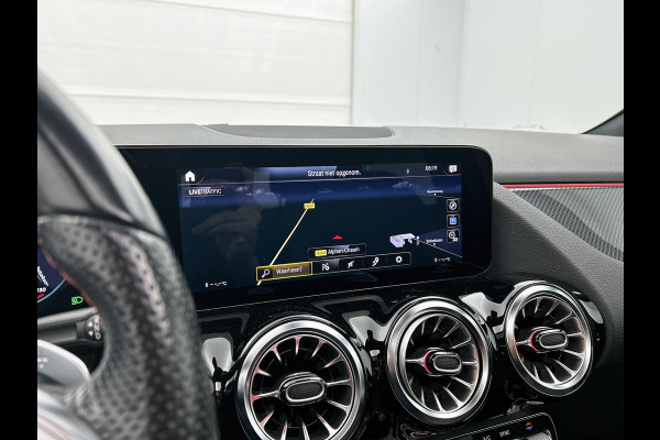 Mercedes-Benz B-Klasse 180 Business Solution AMG | SFEER | PANO | NL-AUTO | STOELVERW | CARPLAY | ACHTERCAM |ETC
