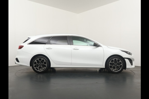 Kia Ceed Sportswagon 1.5 T-GDi GT-Line Automaat - Stoel-/Stuurverwarming - Apple Carplay/Android Auto - Elektrisch bedienbare Achterklep - Schuif-/Kanteldak - - Fabrieksgarantie tot 2030