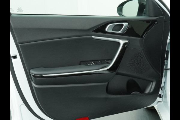 Kia Ceed Sportswagon 1.5 T-GDi GT-Line Automaat - Stoel-/Stuurverwarming - Apple Carplay/Android Auto - Elektrisch bedienbare Achterklep - Schuif-/Kanteldak - - Fabrieksgarantie tot 2030