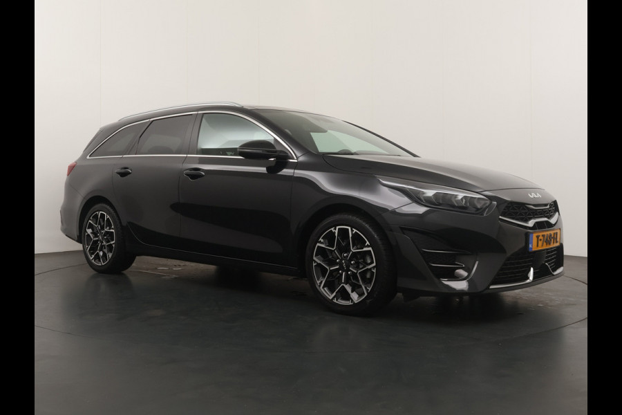 Kia Ceed Sportswagon Automaat 1.5 T-GDi GT-Line Automaat - Automatische achterklep - Schuif/Kantel dak - Apple Carplay/Android Auto - Adaptive cruise control - Keyless entry - Fabrieksgarantie t/m 30-06-2030