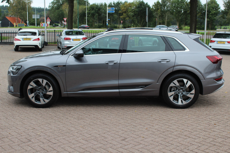 Audi e-tron e-tron 50 quattro Launch edition plus 71 kWh / Panoramadak / Luchtvering / ACC / Virtual Cockpit / 20'' / Navigatie / Leder