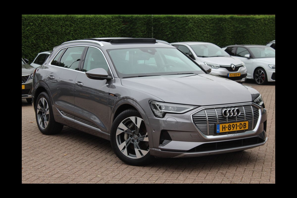 Audi e-tron e-tron 50 quattro Launch edition plus 71 kWh / Panoramadak / Luchtvering / ACC / Virtual Cockpit / 20'' / Navigatie / Leder Audi e-tron e-tron 50 quattro Launch edition plus 71 kWh / Panoramadak / Luchtvering / ACC / Virtual Cockpit / 20'' / Navigatie / Leder