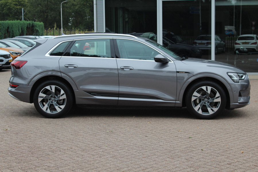 Audi e-tron e-tron 50 quattro Launch edition plus 71 kWh / Panoramadak / Luchtvering / ACC / Virtual Cockpit / 20'' / Navigatie / Leder