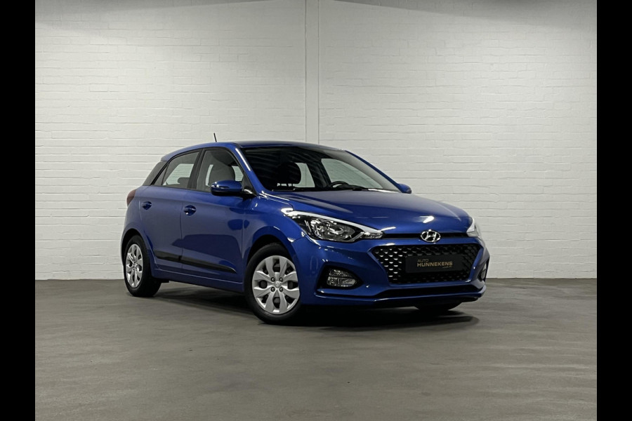 Hyundai i20 1.0 T-GDI Comfort Apple Carplay/Android auto | Cruise control | Camera | Parkeersensoren achter | Origineel NL | Hyundai i20 1.0 T-GDI Comfort Apple Carplay/Android auto | Cruise control | Camera | Parkeersensoren achter | Origineel NL |