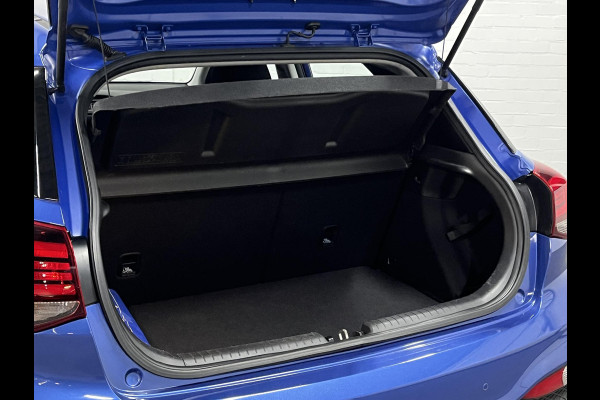 Hyundai i20 1.0 T-GDI Comfort Apple Carplay/Android auto | Cruise control | Camera | Parkeersensoren achter | Origineel NL | Hyundai i20 1.0 T-GDI Comfort Apple Carplay/Android auto | Cruise control | Camera | Parkeersensoren achter | Origineel NL |