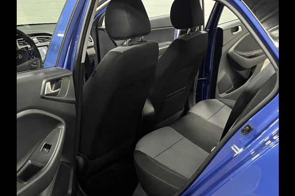 Hyundai i20 1.0 T-GDI Comfort Apple Carplay/Android auto | Cruise control | Camera | Parkeersensoren achter | Origineel NL | Hyundai i20 1.0 T-GDI Comfort Apple Carplay/Android auto | Cruise control | Camera | Parkeersensoren achter | Origineel NL |