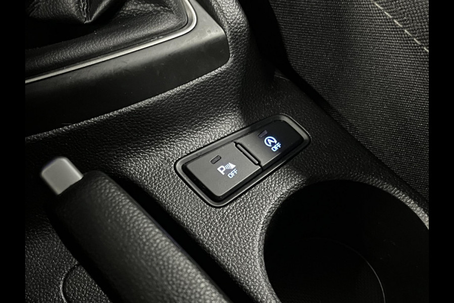 Hyundai i20 1.0 T-GDI Comfort Apple Carplay/Android auto | Cruise control | Camera | Parkeersensoren achter | Origineel NL | Hyundai i20 1.0 T-GDI Comfort Apple Carplay/Android auto | Cruise control | Camera | Parkeersensoren achter | Origineel NL |